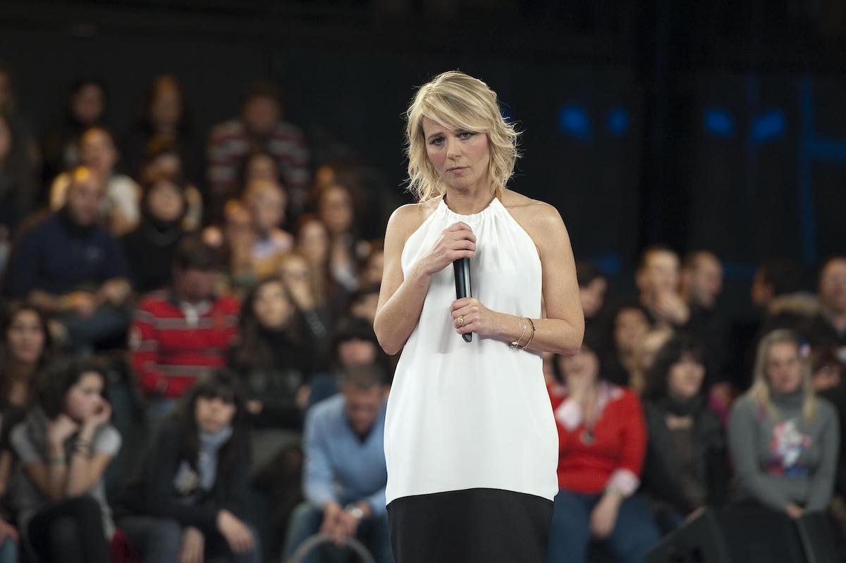 maria de filippi amici salta puntata covid ballerini positivi